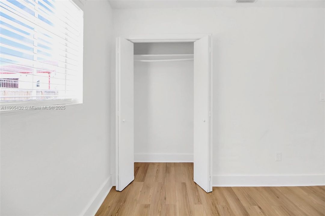 For Rent: $2,300 (2 beds, 1 baths, 825 Square Feet)