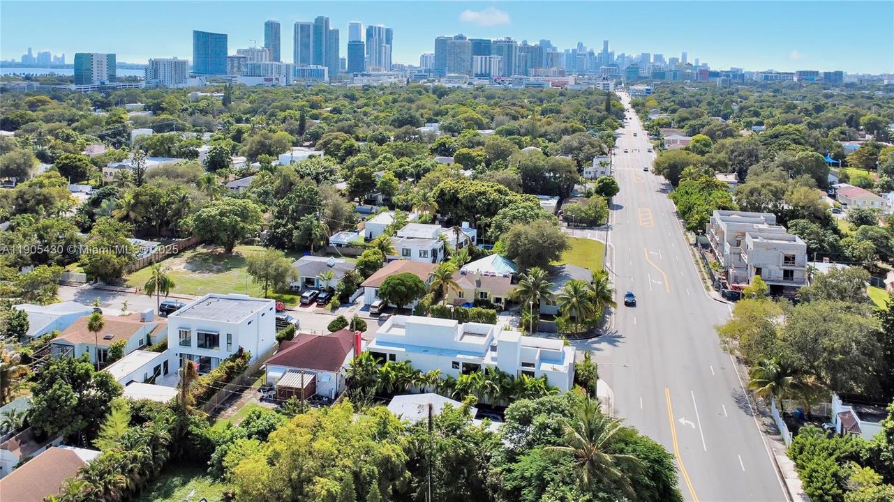 For Rent: $2,300 (2 beds, 1 baths, 825 Square Feet)