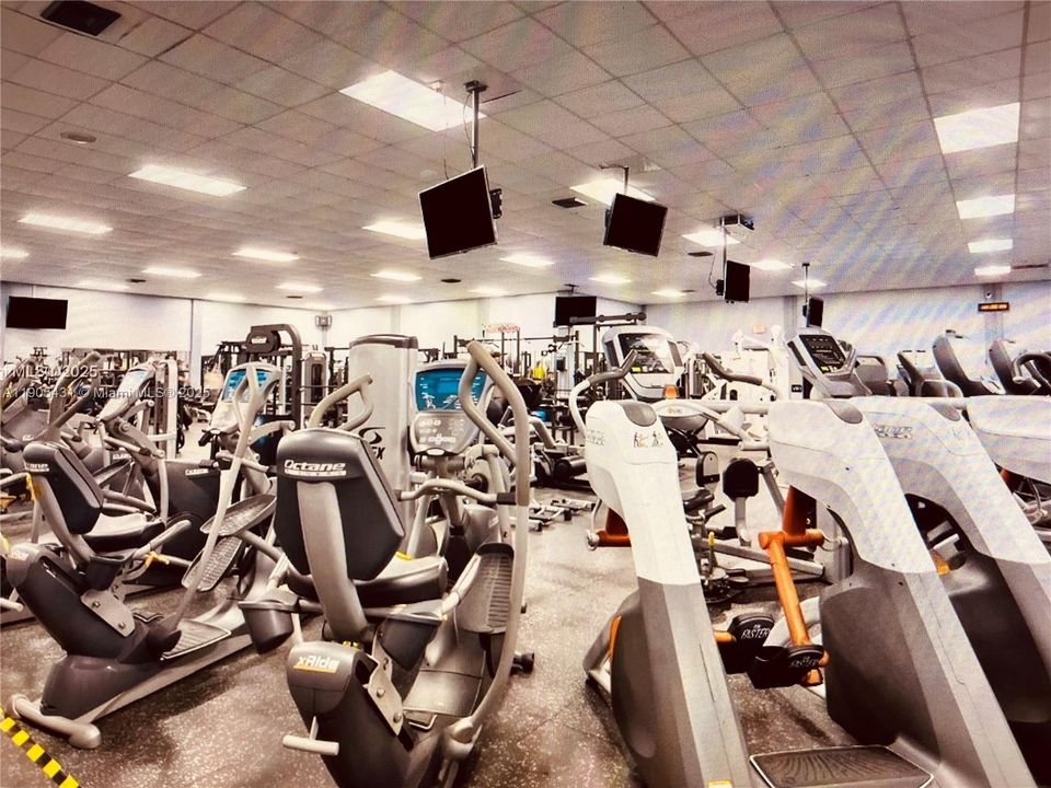 For Sale: $499,999 (3 beds, 2 baths, 1268 Square Feet)