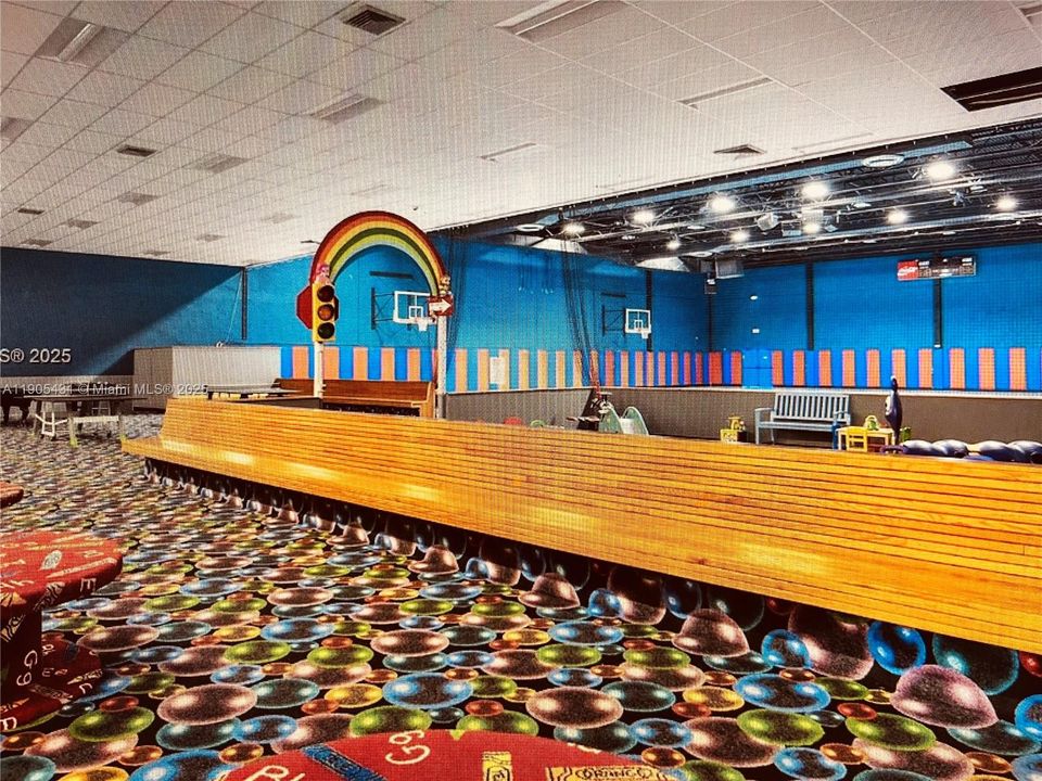 For Sale: $499,999 (3 beds, 2 baths, 1268 Square Feet)