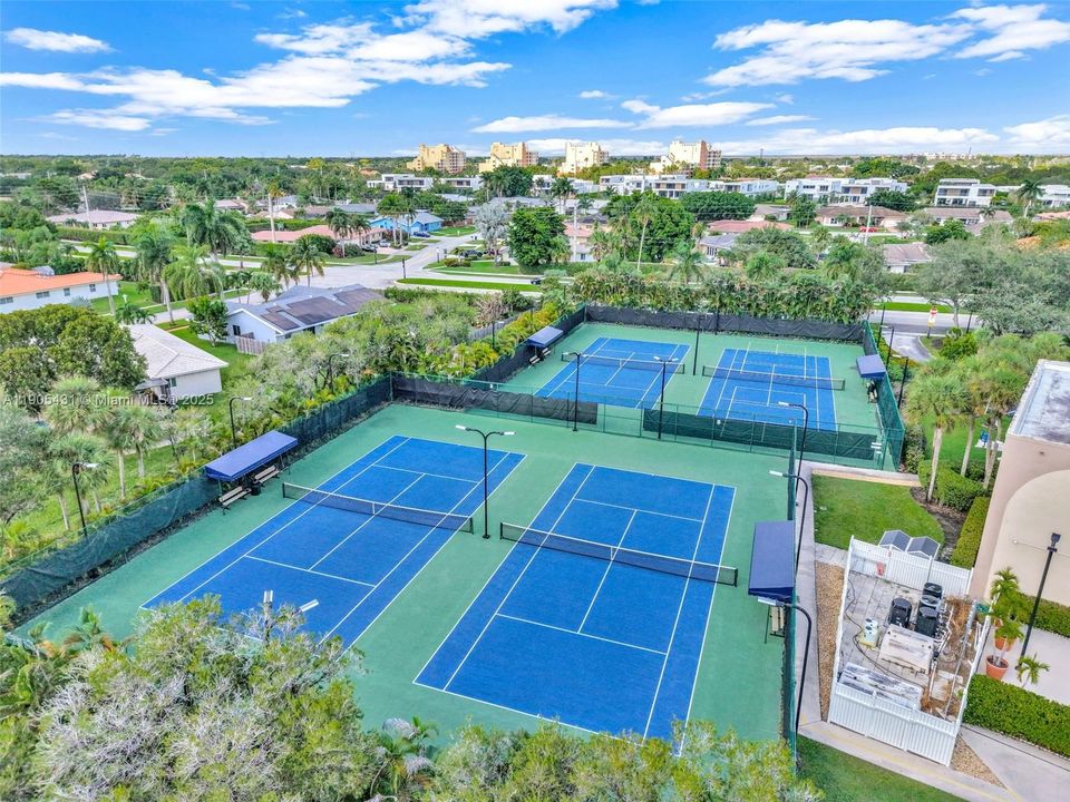 For Sale: $499,999 (3 beds, 2 baths, 1268 Square Feet)