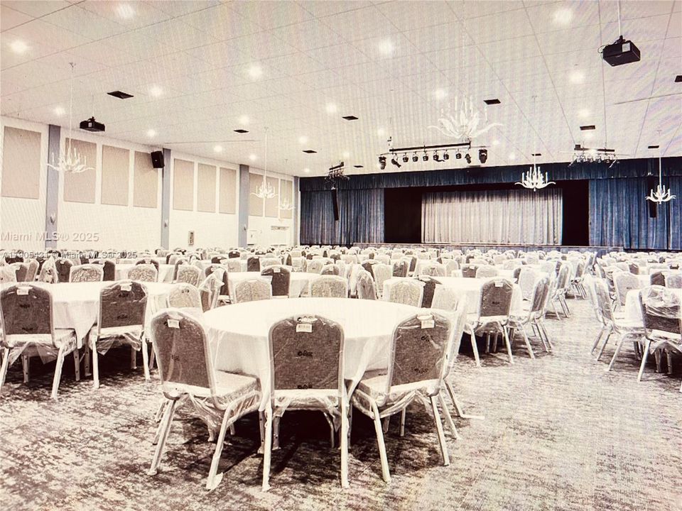 For Sale: $499,999 (3 beds, 2 baths, 1268 Square Feet)