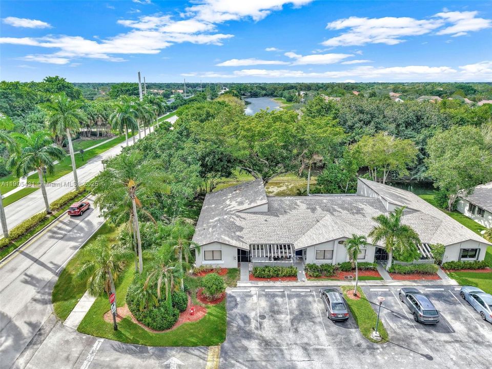 For Sale: $499,999 (3 beds, 2 baths, 1268 Square Feet)