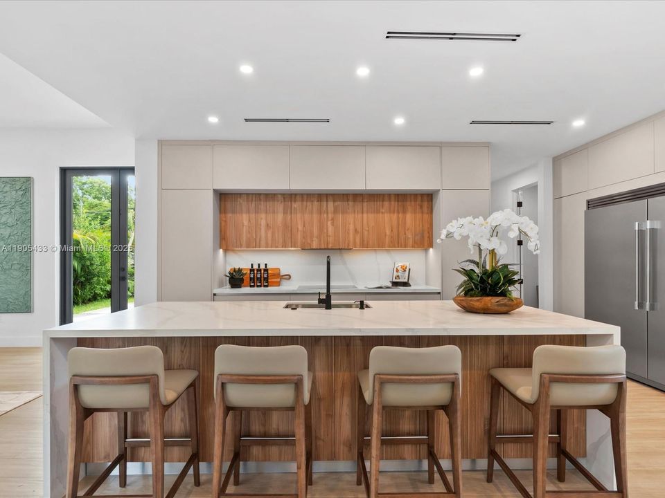 待售: $2,835,000 (5 贝兹, 4 浴室, 0 平方英尺)