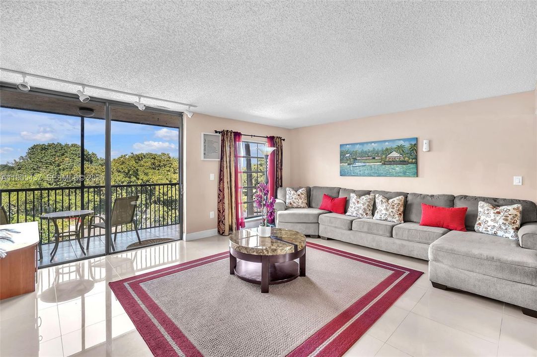 For Sale: $135,000 (3 beds, 2 baths, 1526 Square Feet)