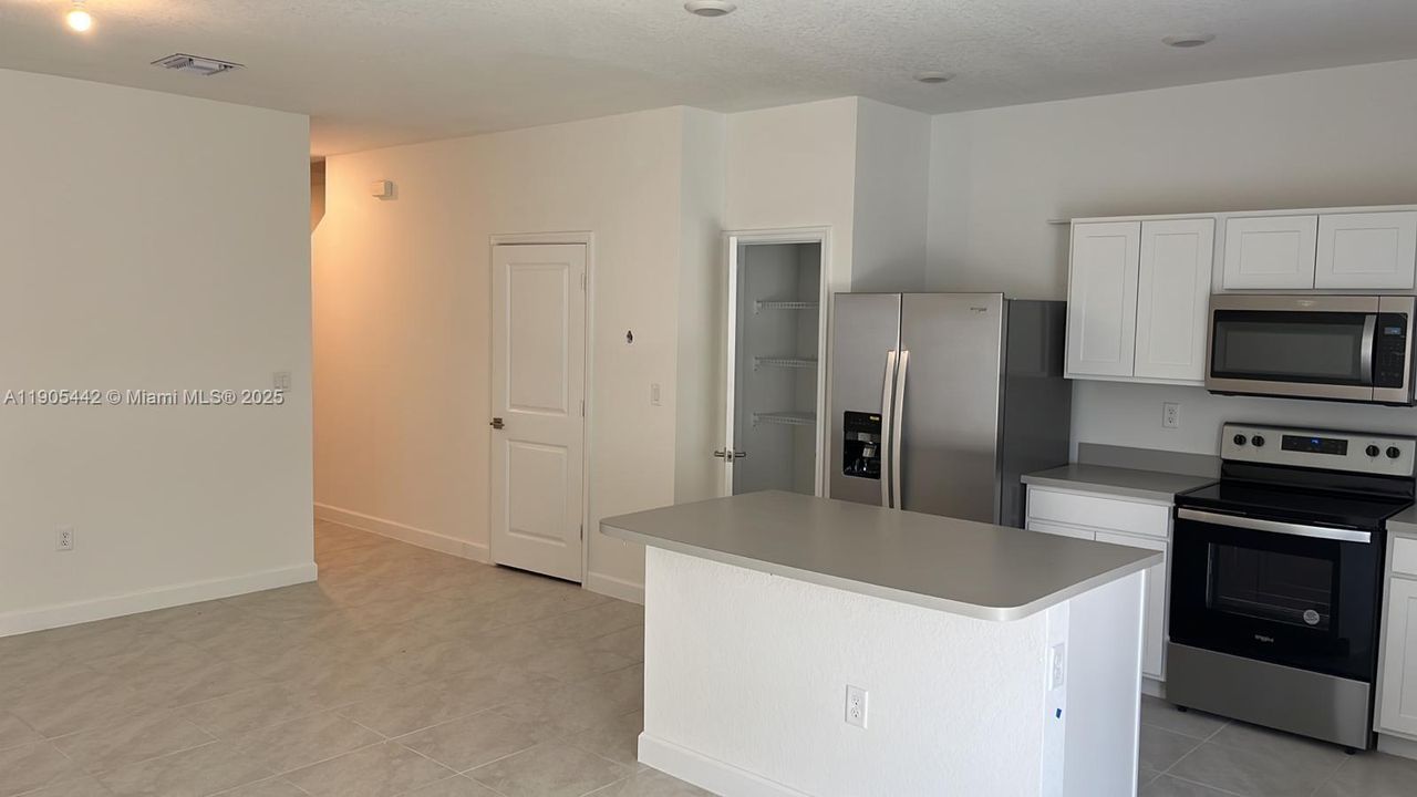 待售: $359,500 (3 贝兹, 2 浴室, 1466 平方英尺)