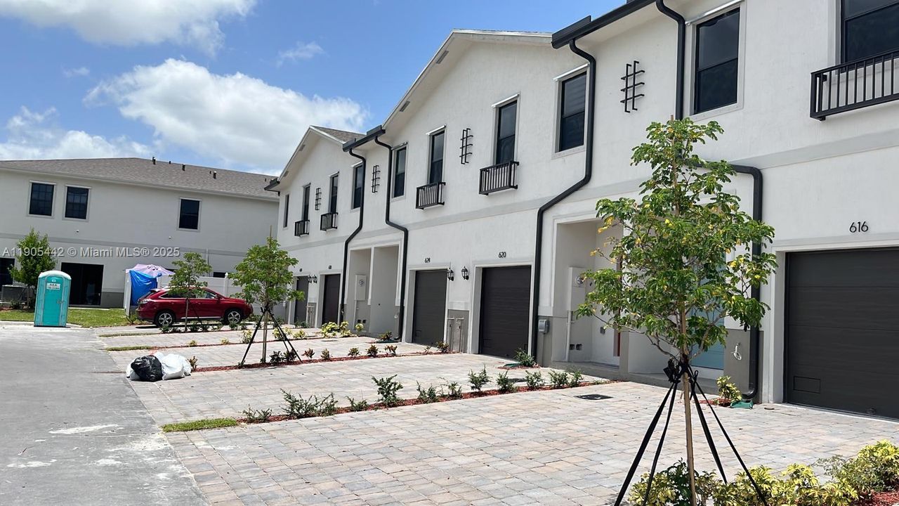 待售: $359,500 (3 贝兹, 2 浴室, 1466 平方英尺)