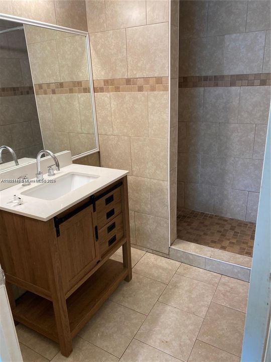 En Venta: $299,000 (2 camas, 2 baños, 1177 Pies cuadrados)