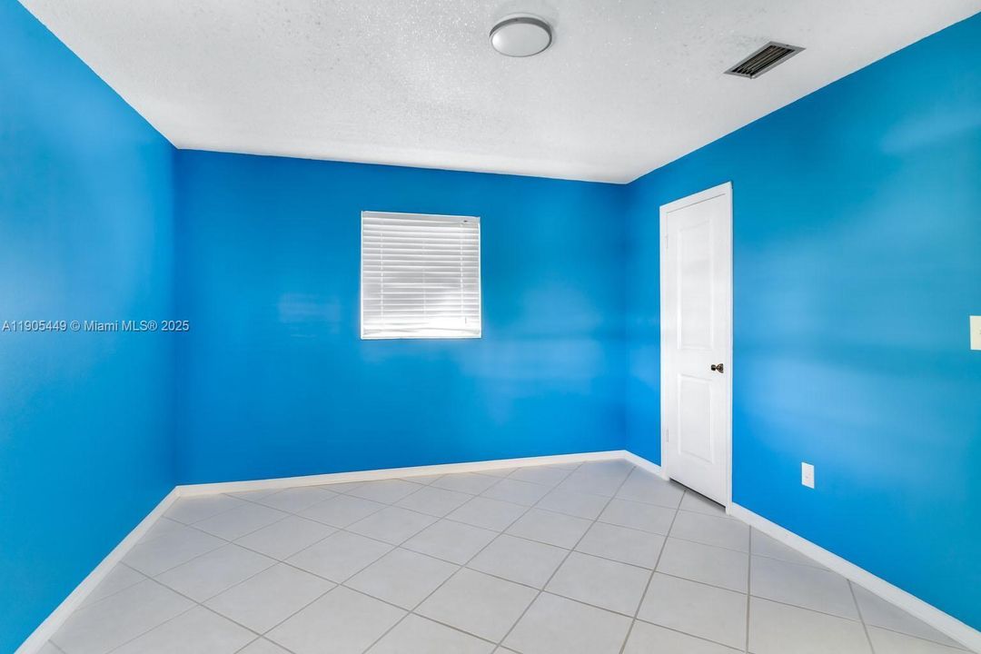 待售: $308,000 (2 贝兹, 2 浴室, 1317 平方英尺)