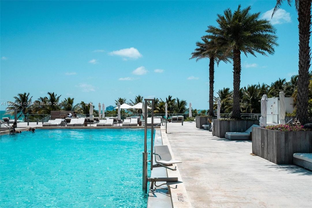 For Sale: $2,999,000 (2 beds, 2 baths, 1640 Square Feet)