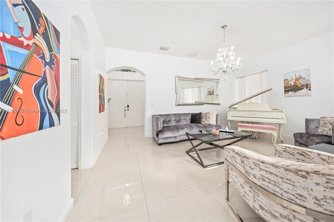 For Sale: $899,999 (4 beds, 3 baths, 2124 Square Feet)