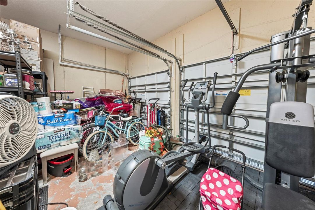 For Sale: $899,999 (4 beds, 3 baths, 2124 Square Feet)