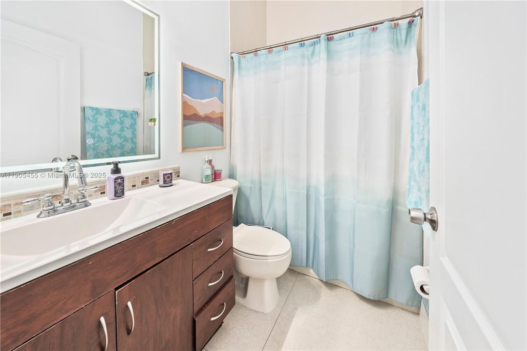 For Sale: $899,999 (4 beds, 3 baths, 2124 Square Feet)