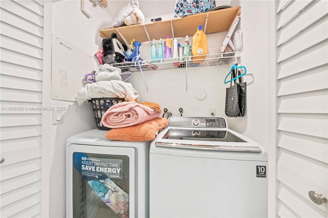 For Sale: $899,999 (4 beds, 3 baths, 2124 Square Feet)