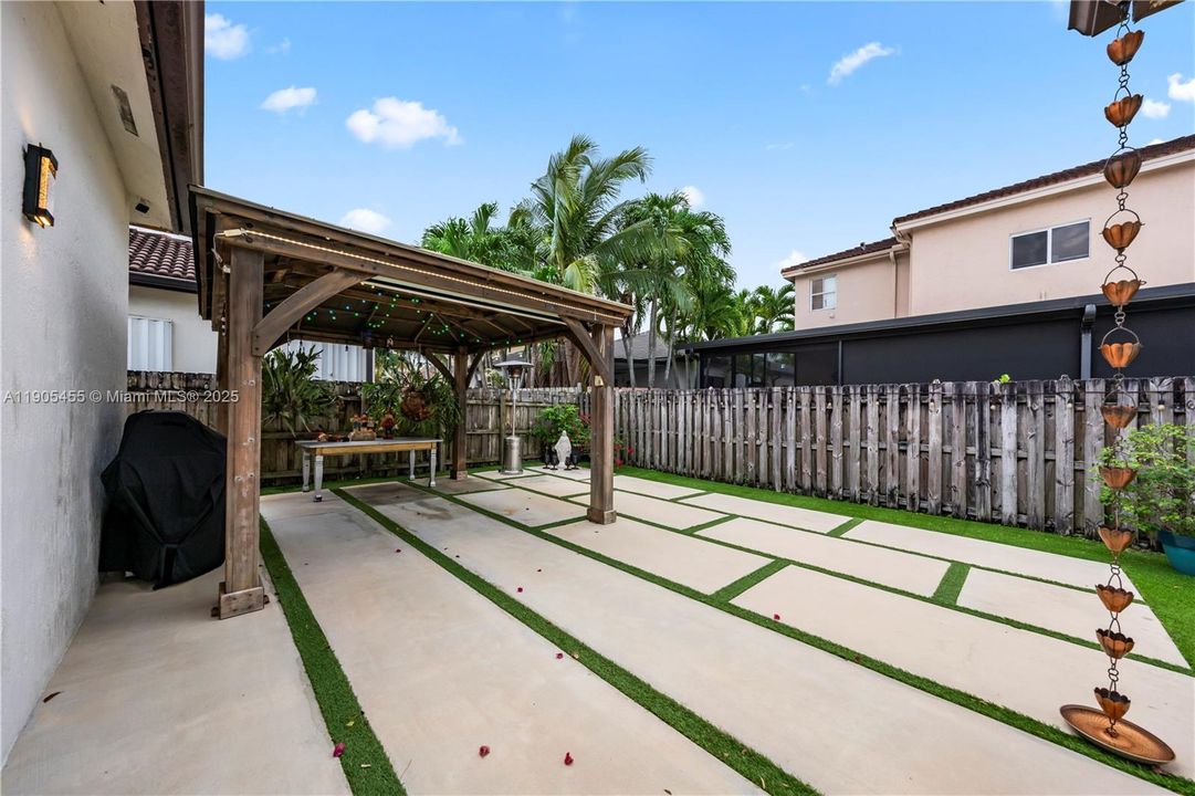 For Sale: $899,999 (4 beds, 3 baths, 2124 Square Feet)