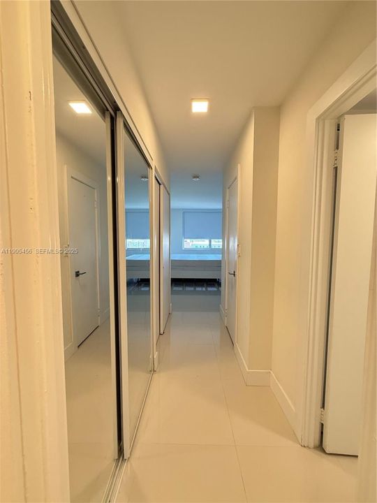 For Rent: $2,300 (1 beds, 1 baths, 887 Square Feet)