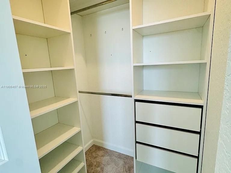 В аренду: $2,675 (3 спален, 3 ванн, 1675 Квадратных фут)