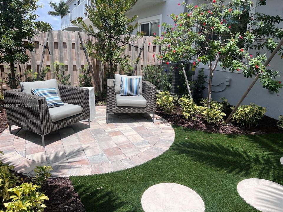 В аренду: $2,675 (3 спален, 3 ванн, 1675 Квадратных фут)