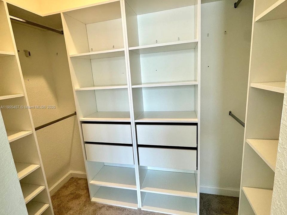 В аренду: $2,675 (3 спален, 3 ванн, 1675 Квадратных фут)