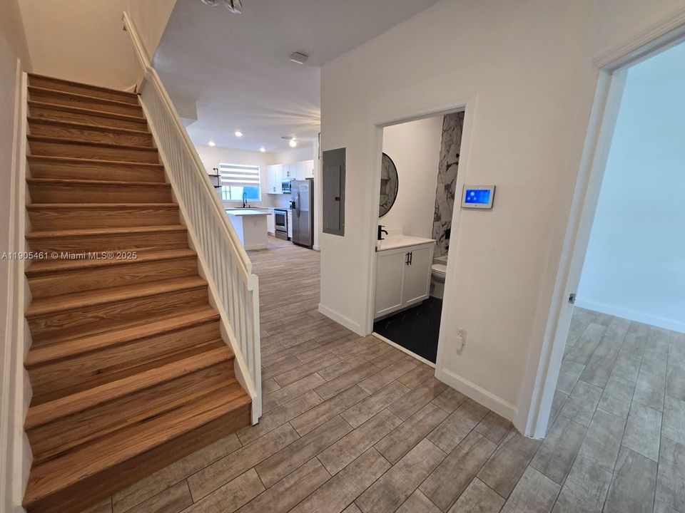 For Sale: $358,888 (3 beds, 3 baths, 1328 Square Feet)