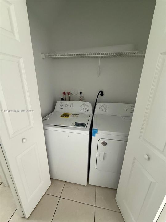 出租: $3,200 (4 贝兹, 2 浴室, 1826 平方英尺)