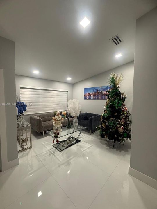 На продажу: $774,900 (4 спален, 3 ванн, 1621 Квадратных фут)