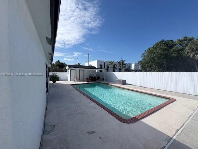 На продажу: $774,900 (4 спален, 3 ванн, 1621 Квадратных фут)