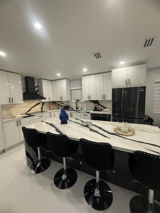 На продажу: $774,900 (4 спален, 3 ванн, 1621 Квадратных фут)