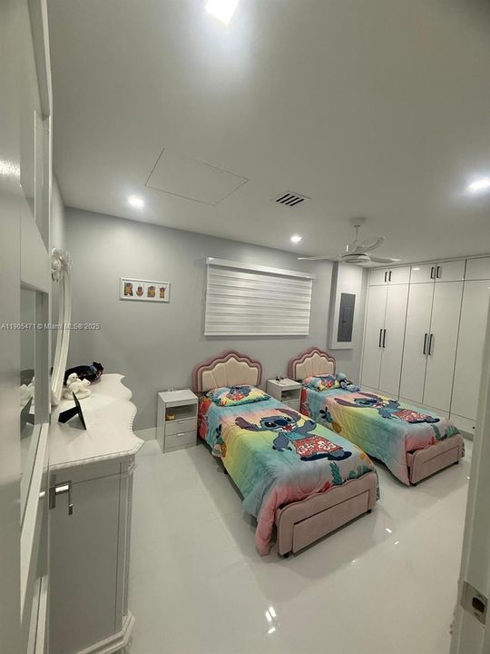 На продажу: $774,900 (4 спален, 3 ванн, 1621 Квадратных фут)