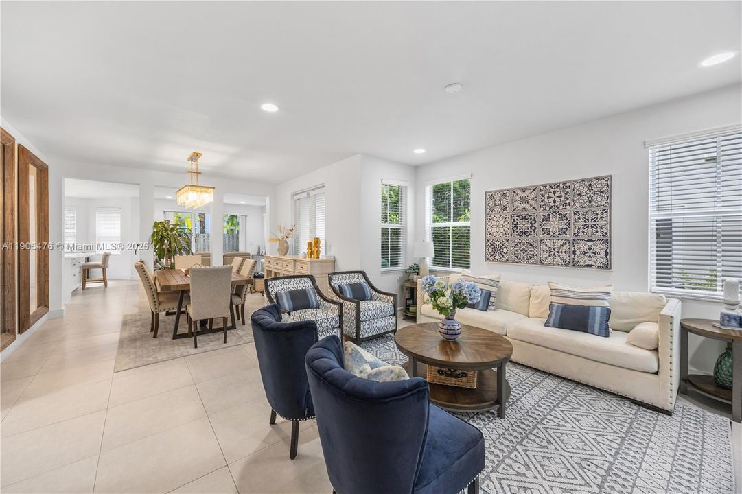 En Venta: $1,225,000 (5 camas, 5 baños, 3160 Pies cuadrados)