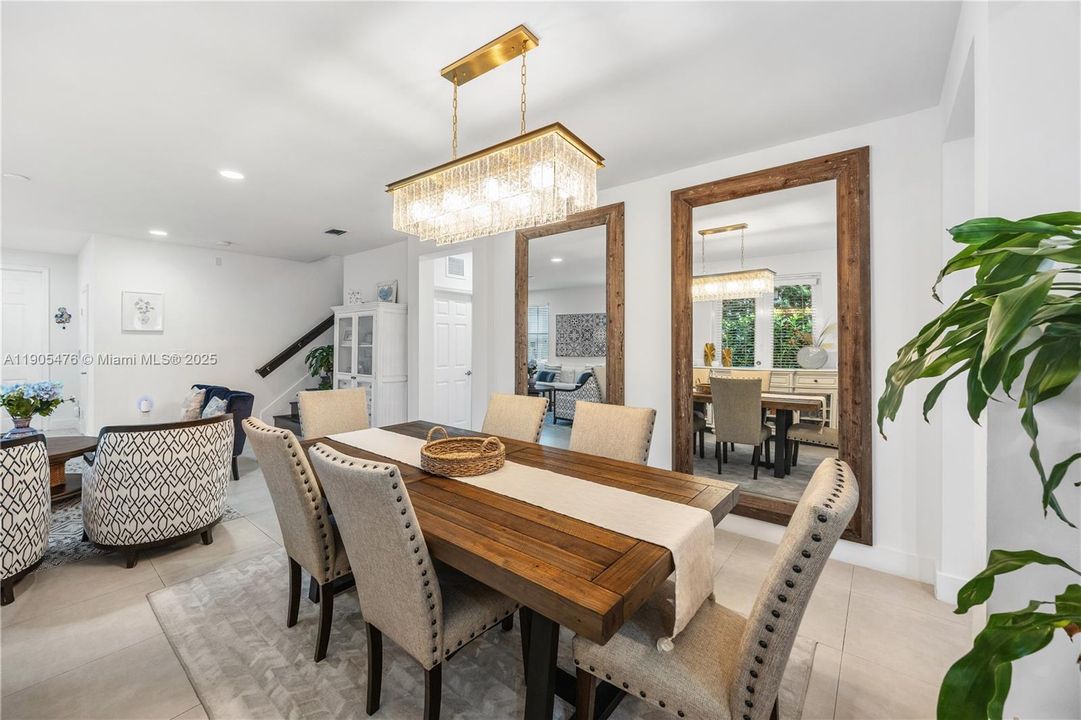 En Venta: $1,225,000 (5 camas, 5 baños, 3160 Pies cuadrados)