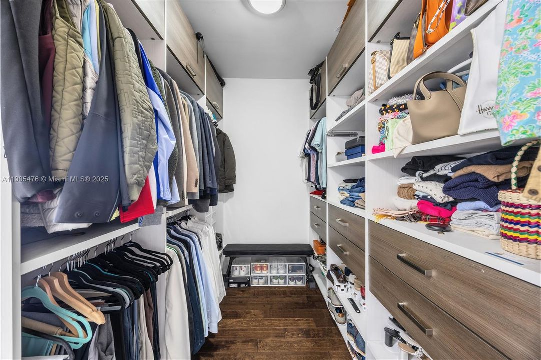 En Venta: $1,225,000 (5 camas, 5 baños, 3160 Pies cuadrados)