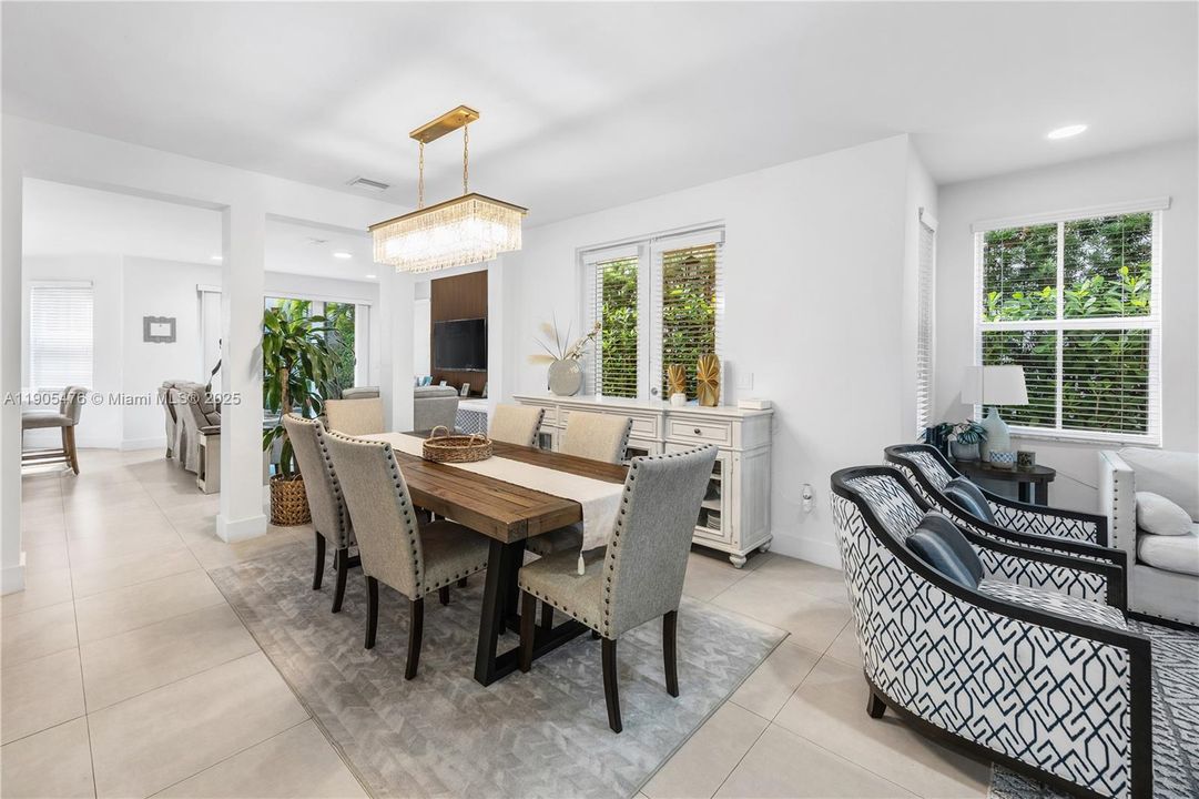 En Venta: $1,225,000 (5 camas, 5 baños, 3160 Pies cuadrados)