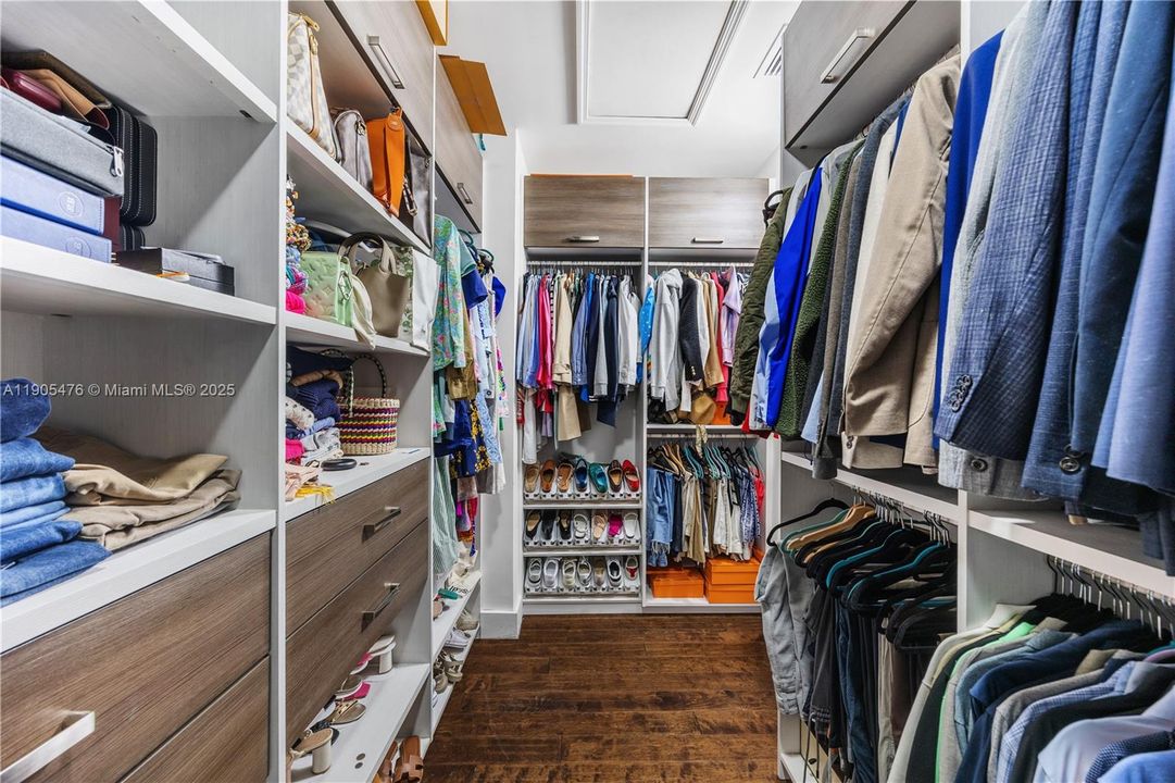 En Venta: $1,225,000 (5 camas, 5 baños, 3160 Pies cuadrados)