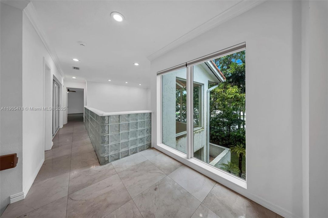 En Renta: $8,000 (4 camas, 2 baños, 2612 Pies cuadrados)