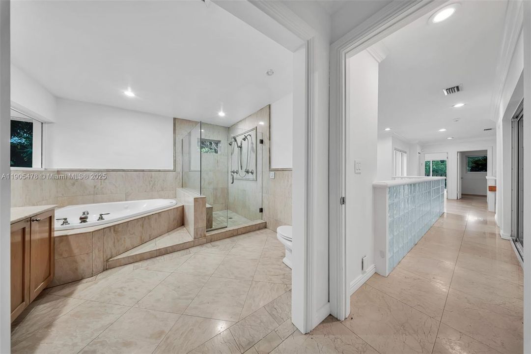 En Renta: $8,000 (4 camas, 2 baños, 2612 Pies cuadrados)