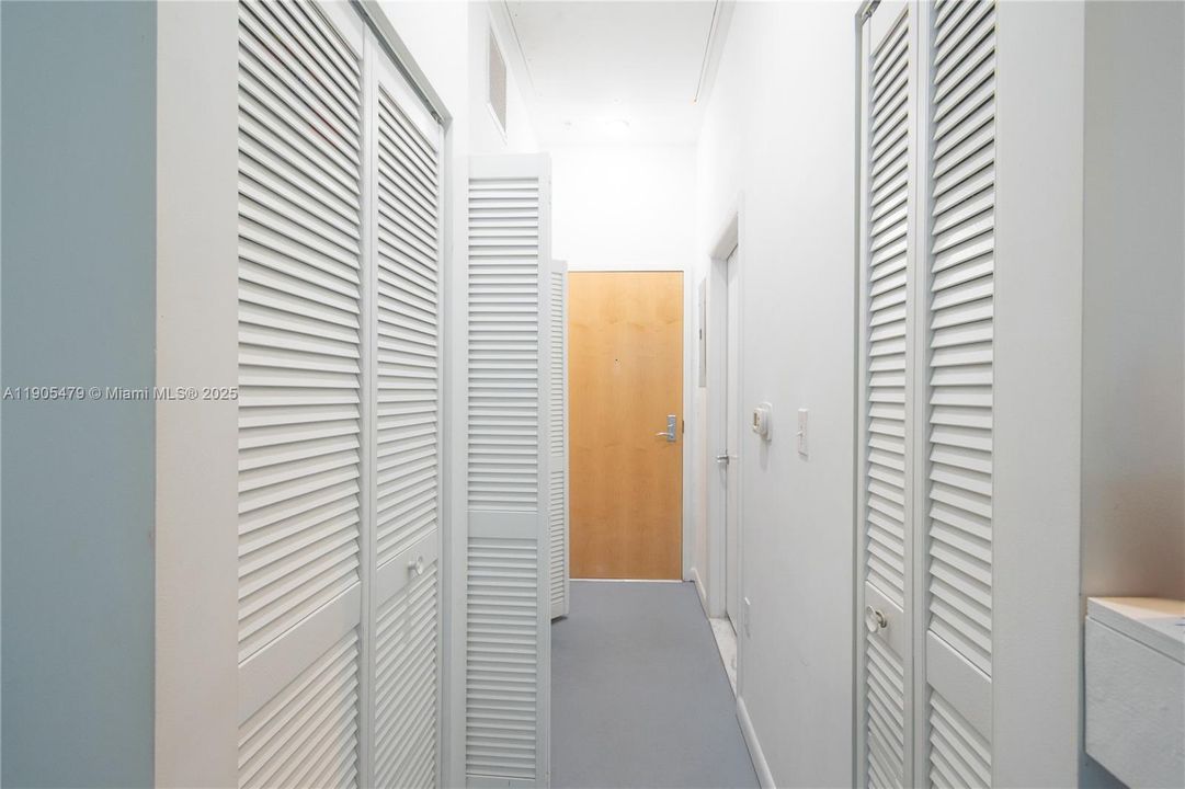 Под контрактом: $270,000 (0 спален, 1 ванн, 491 Квадратных фут)