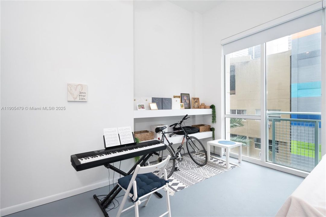 Под контрактом: $270,000 (0 спален, 1 ванн, 491 Квадратных фут)