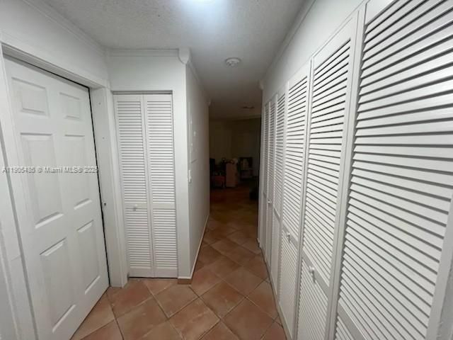 Под контрактом: $435,000 (3 спален, 2 ванн, 1183 Квадратных фут)