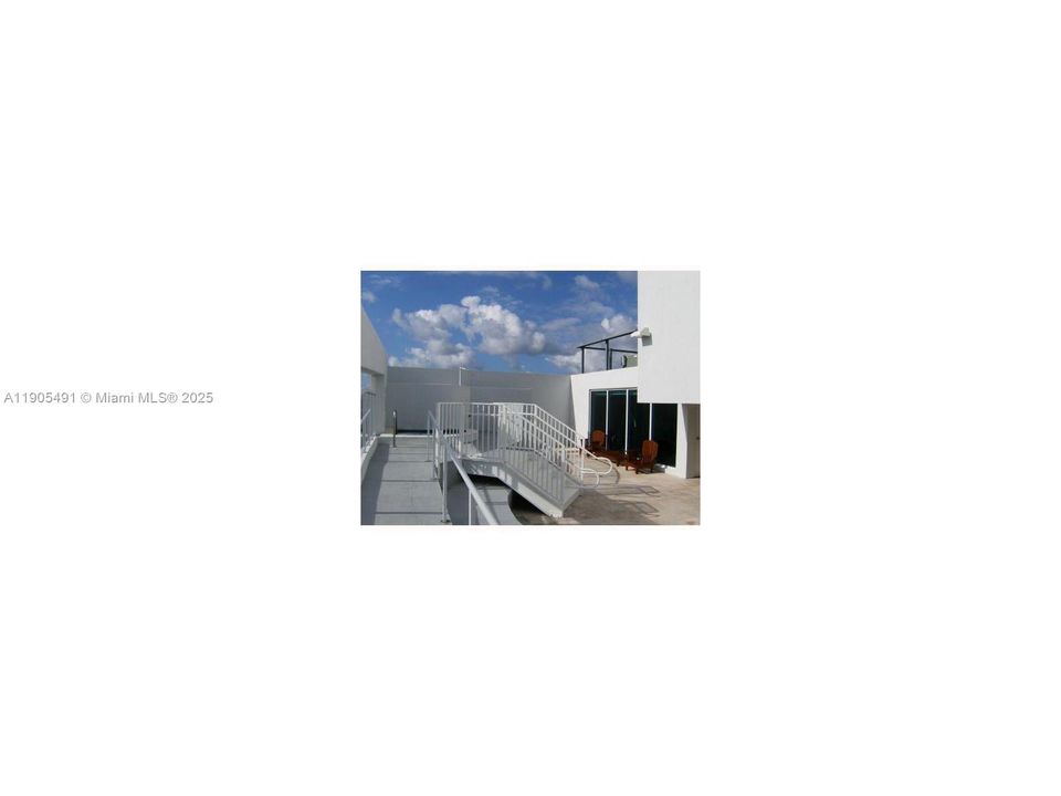 For Rent: $2,500 (1 beds, 1 baths, 714 Square Feet)