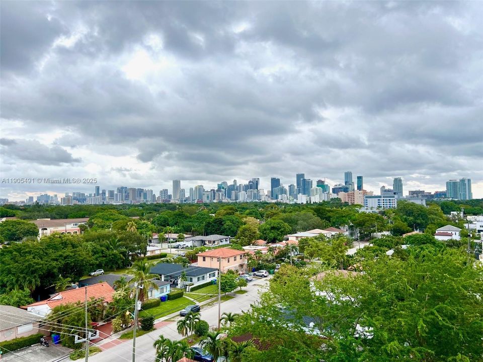 For Rent: $2,500 (1 beds, 1 baths, 714 Square Feet)