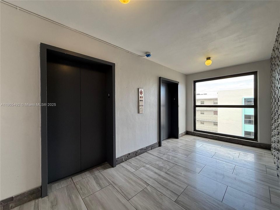 Active With Contract: $1,800 (2 beds, 2 baths, 1087 Square Feet)