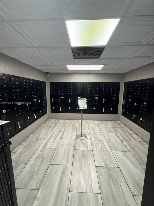 Active With Contract: $1,800 (2 beds, 2 baths, 1087 Square Feet)