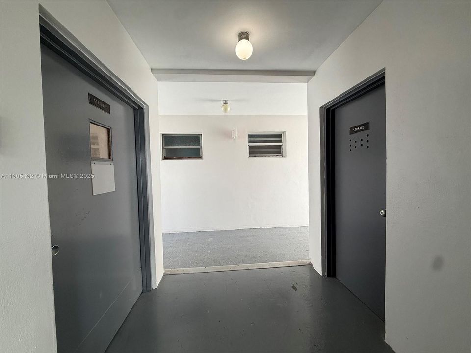 Active With Contract: $1,800 (2 beds, 2 baths, 1087 Square Feet)