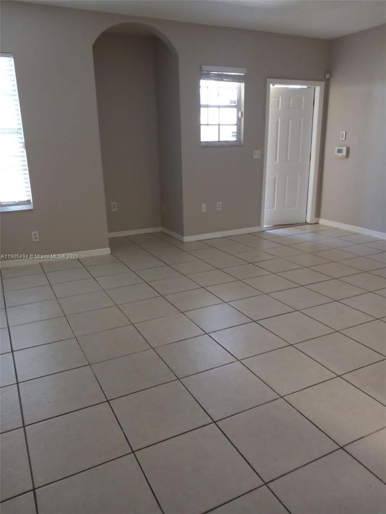 For Rent: $1,975 (2 beds, 2 baths, 1088 Square Feet)