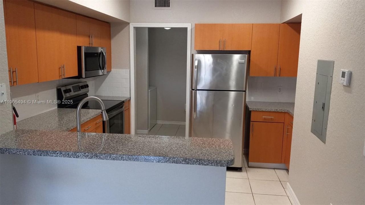For Rent: $1,975 (2 beds, 2 baths, 1088 Square Feet)