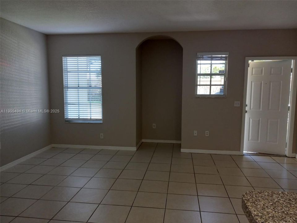 For Rent: $1,975 (2 beds, 2 baths, 1088 Square Feet)