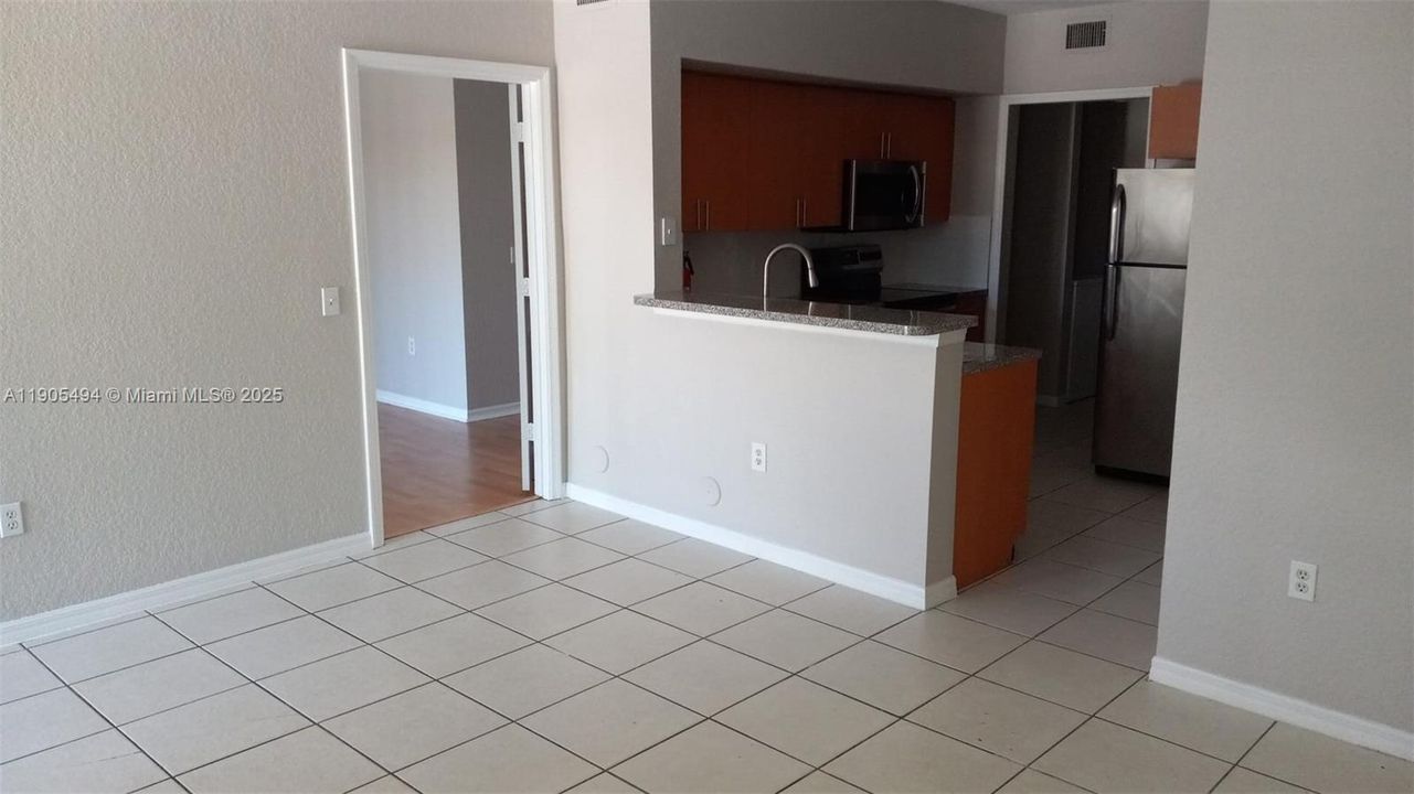 For Rent: $1,975 (2 beds, 2 baths, 1088 Square Feet)