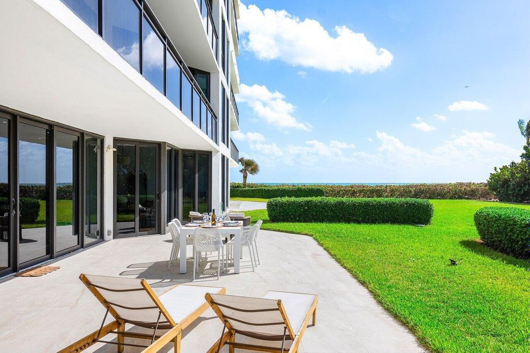Outdoor Living Room & Gardens