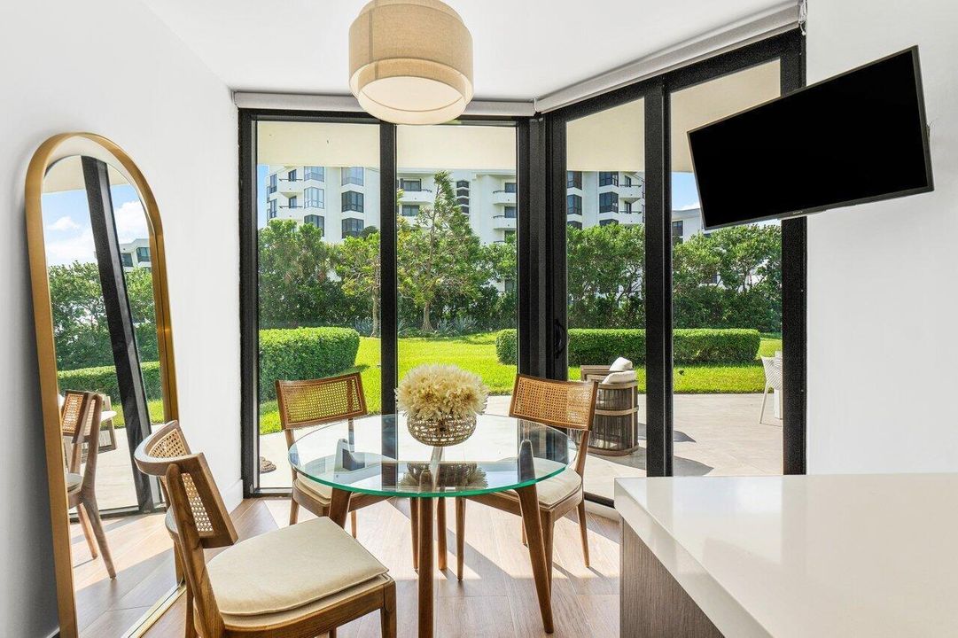 Breakfast Room